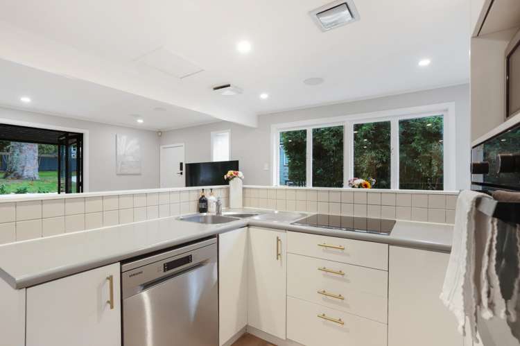 22 Hollywood Avenue Titirangi_12