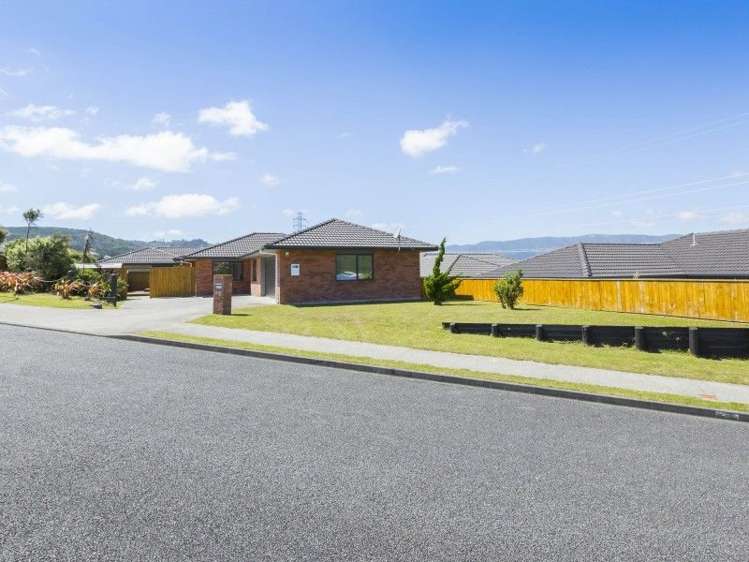 48 Percy Kinsman Crescent Riverstone Terraces_24