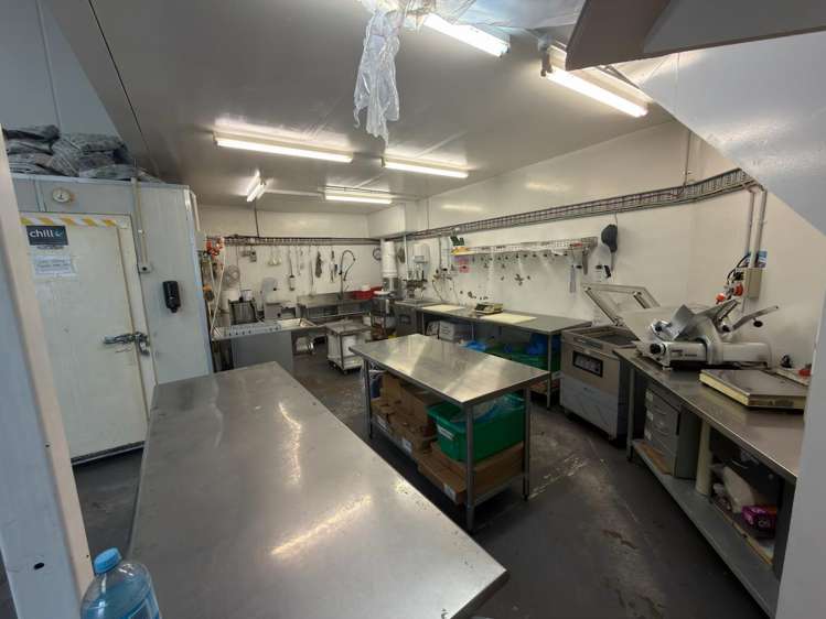 6/98 Main Road Tawa_2