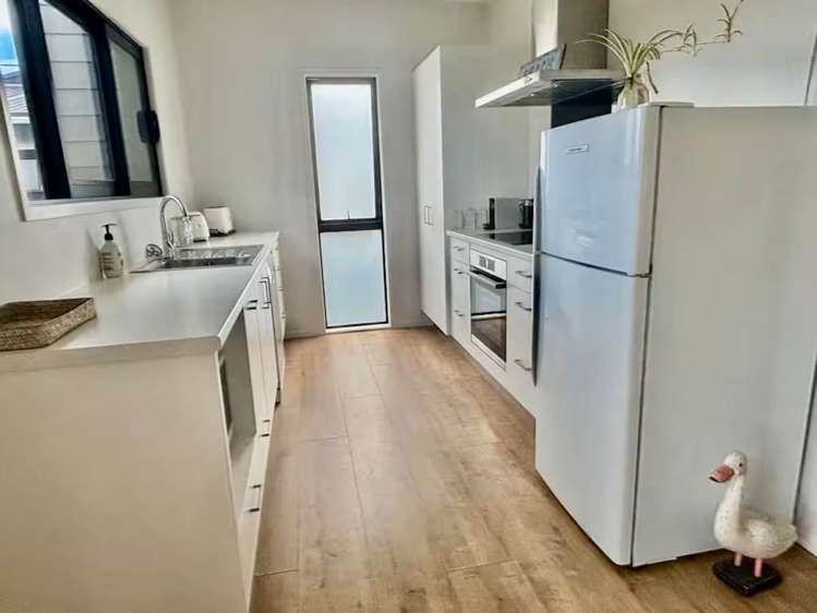 33 Pohutukawa Avenue Red Beach_4