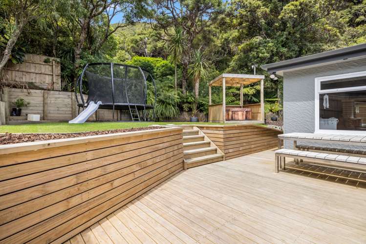 239 Whites Line East Waiwhetu_13