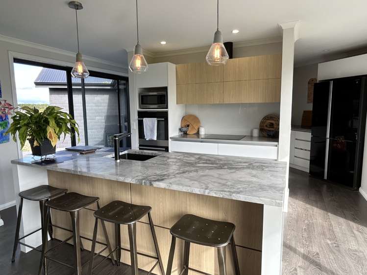 94 Reid Line East Feilding_7