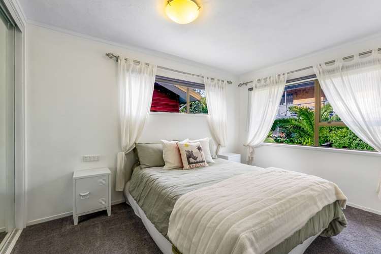 1/1 Sharon Road Browns Bay_28
