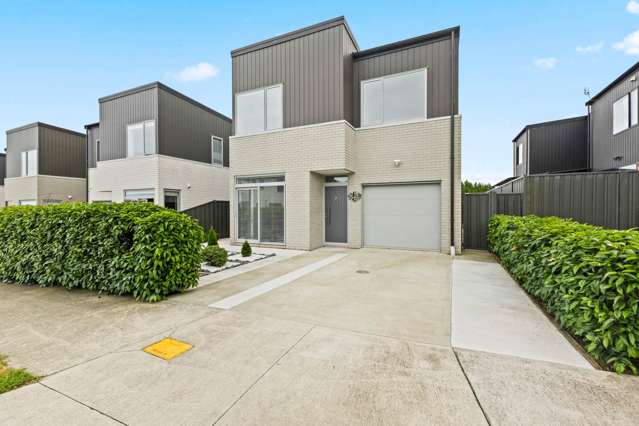 Modern Family Living in Prime Karaka Location