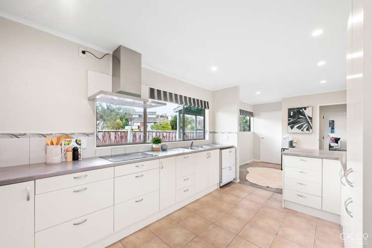 17 King Charles Drive Kingsley Heights_1