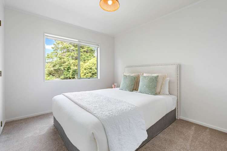 2/15 Contessa Drive Glenfield_6