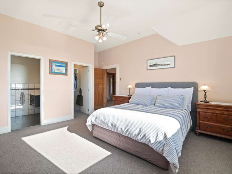 70 Easther Crescent Kew_10