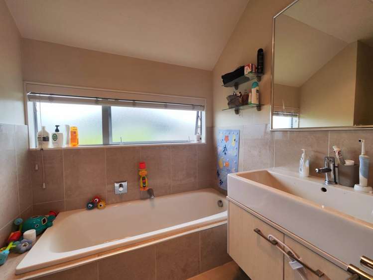 72a Bradbury Road Botany Downs_11