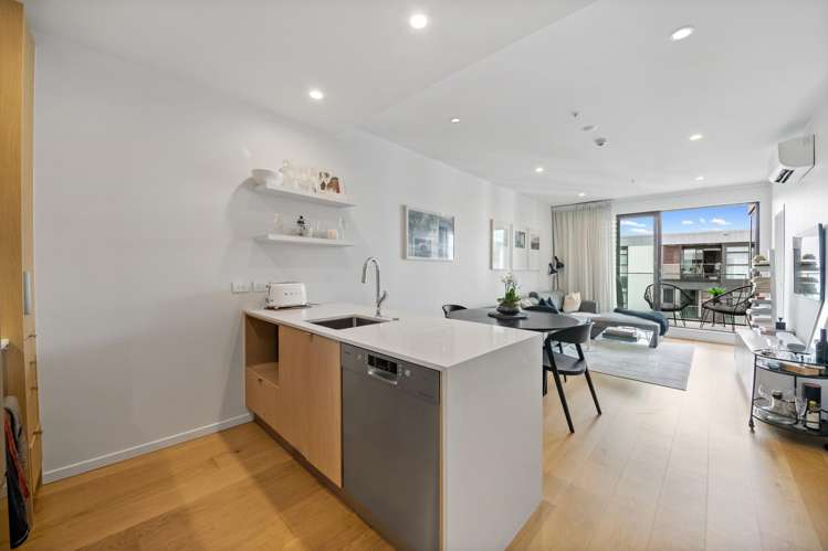 402/9 Madeira Lane Grafton_5