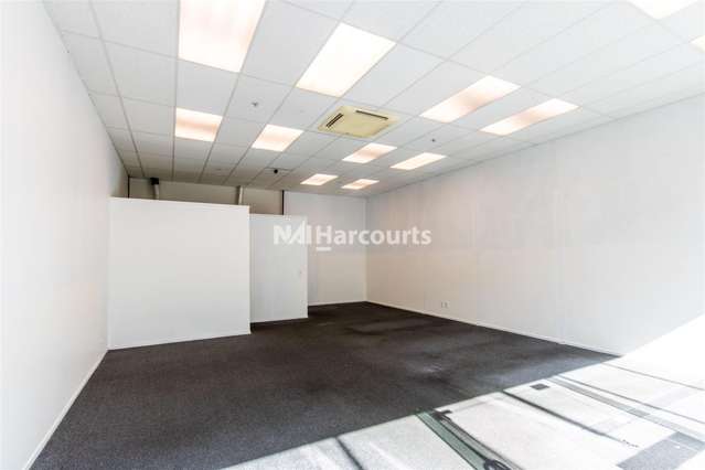 Shop 4/62-78 Hurstmere Road Takapuna_3