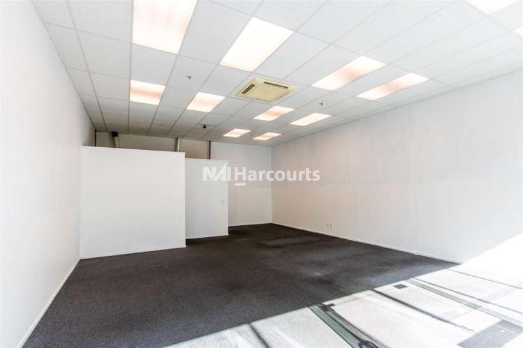 Shop 4/62-78 Hurstmere Road Takapuna_3