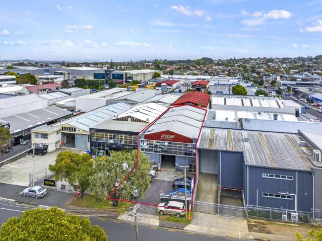 High-stud Penrose standalone warehouse