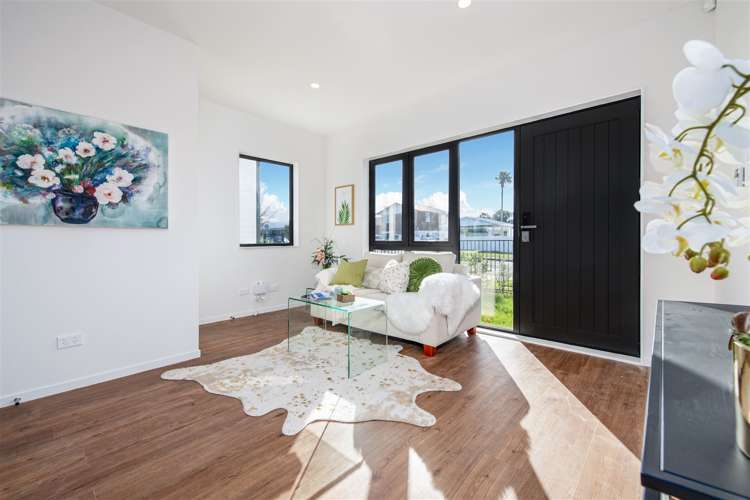 2/69 Wharf Road Te Atatu Peninsula_13