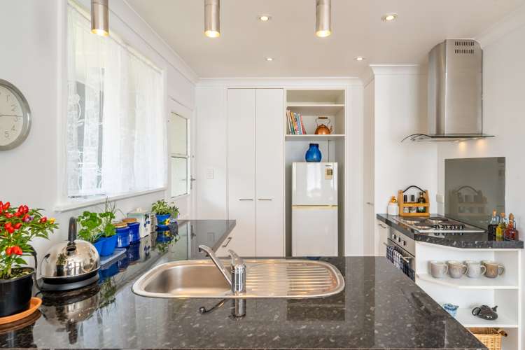 2/32 Bay Street Petone_15