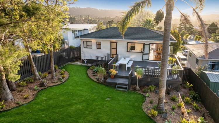 19 Highland Ave Titirangi_16