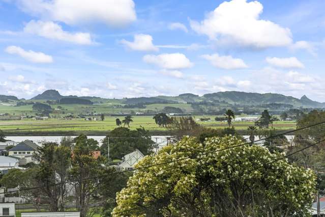 GREAT LOCATION WITH VIEWS