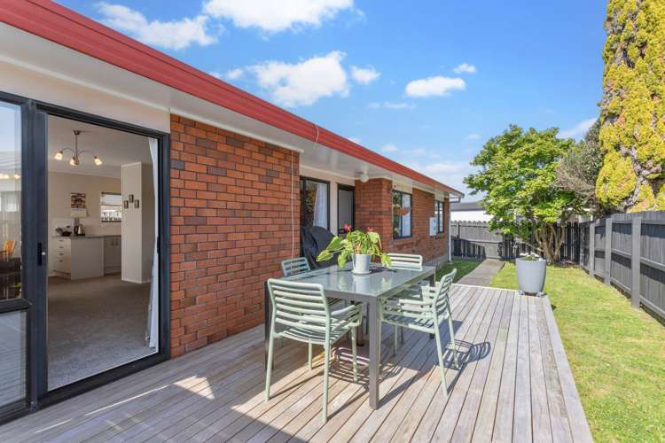 2/12 Miriam Corban Heights Henderson_2