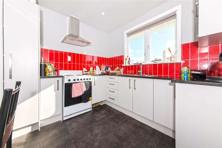 46 Cobham Crescent Kelston_10