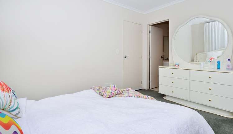 217 Alec Craig Way Gulf Harbour_12