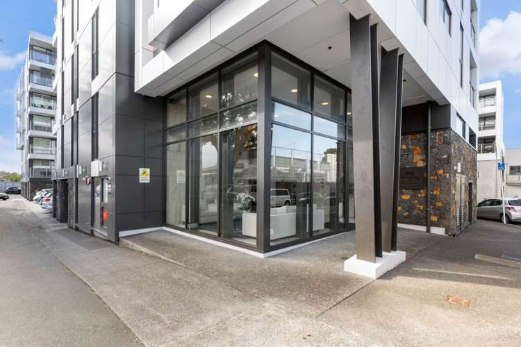 406/10 Lion Place Epsom_31