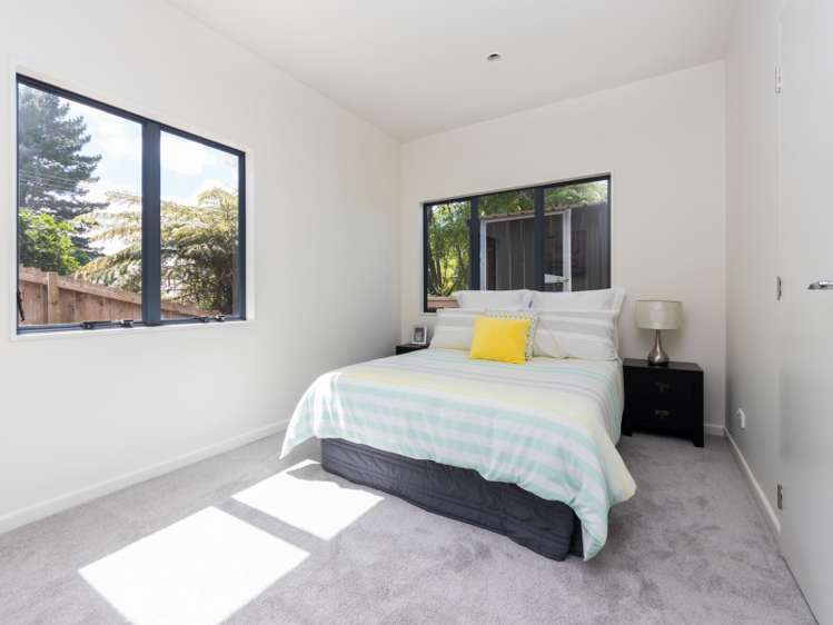 2/607 Glenfield Road Totara Vale_8