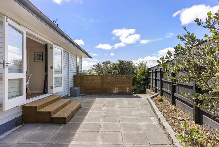 19 Kahikatea Grove Paparangi_12