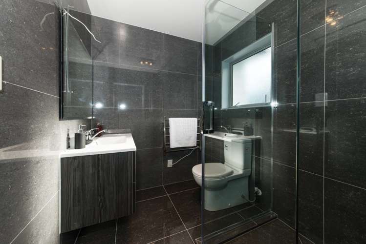 2/25a Aldersgate Road Hillsborough_20