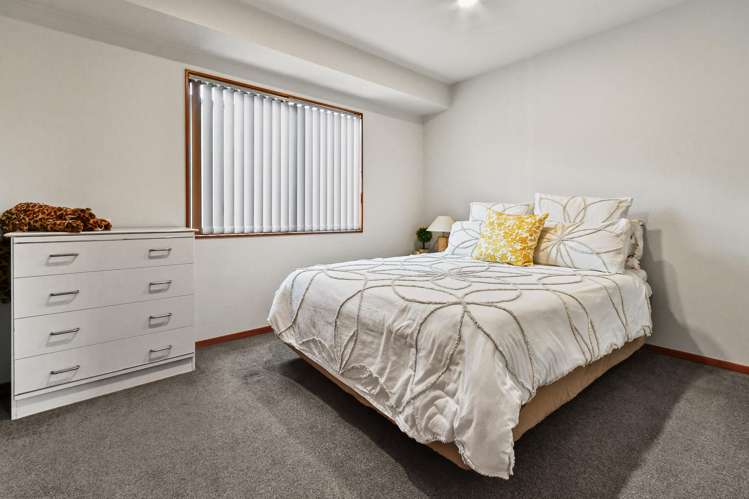 3 Trossach Place Wattle Downs_14