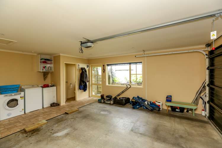 8 Maple Crescent Whalers Gate_17