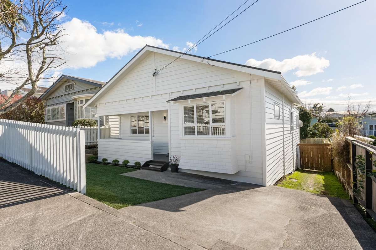 42 Warwick Avenue_0