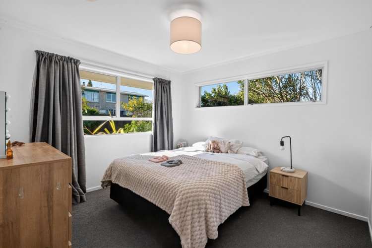 16 Sunny Bay Road Matua_12