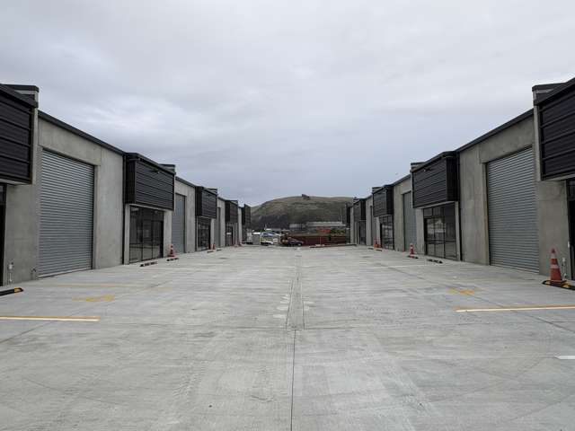 Brand New, High Stud, Mini Warehouse Units