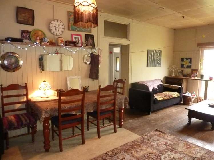 6 Newcastle Street Waimangaroa_3