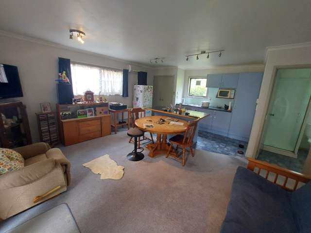 42B McMeekan Ave 1053_1