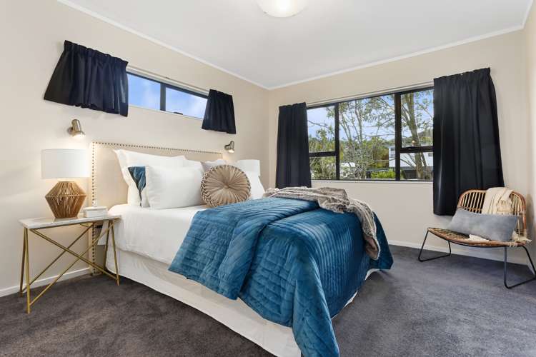 2/125 Oaktree Avenue Browns Bay_11