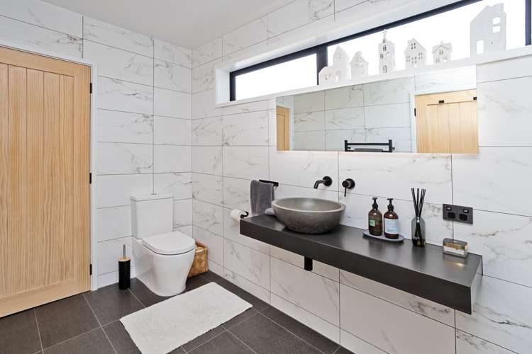 68 Sunrise Drive Seaward Bush_25