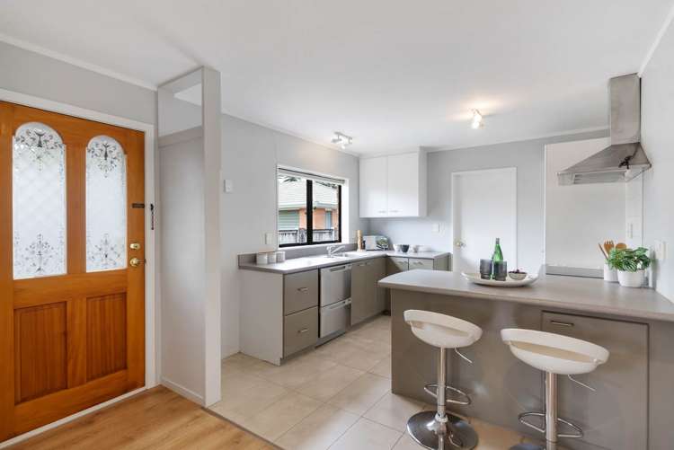 2/133 Pah Road Royal Oak_25