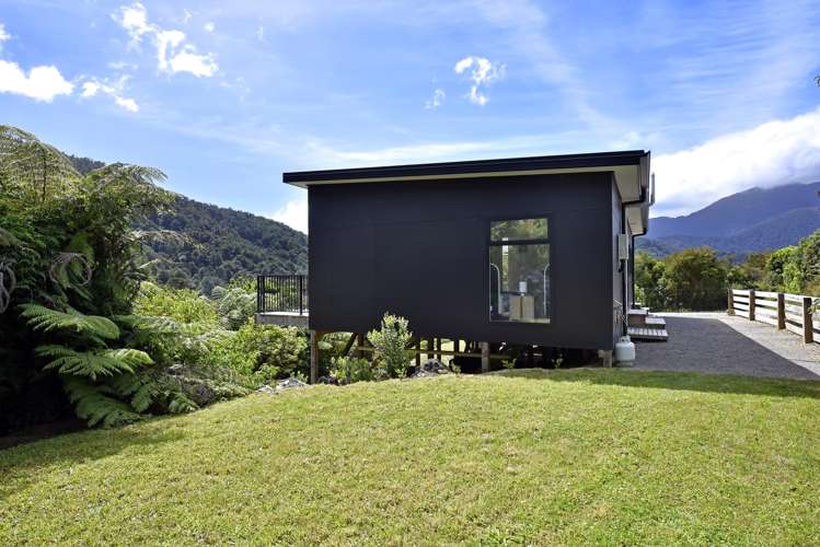 3203 Archers Road Tennyson Inlet_25