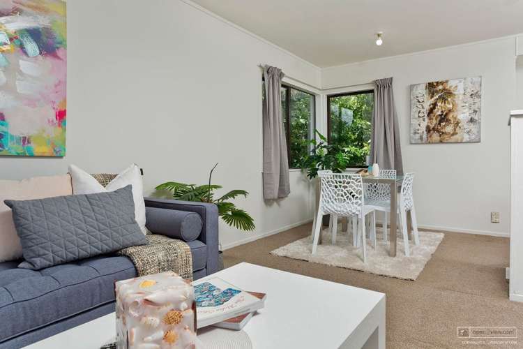 2/106 Shifnal Drive Randwick Park_5