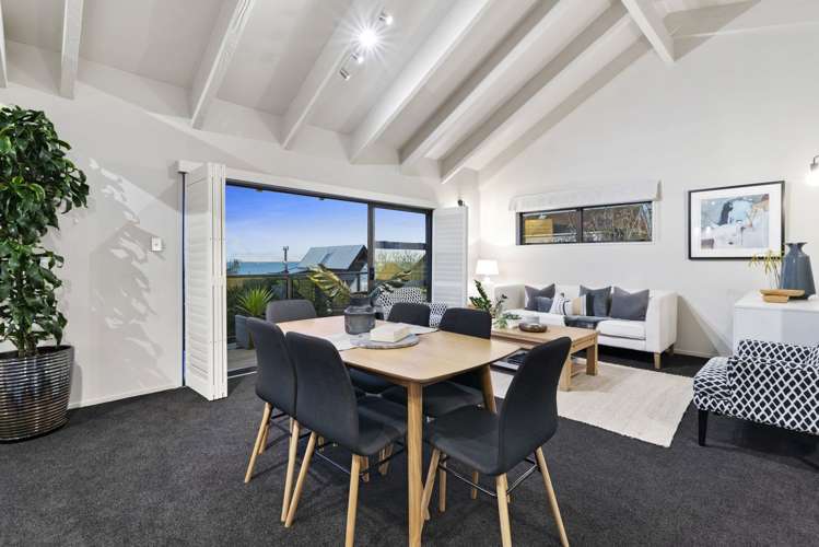 2/13 Muritai Road Milford_5