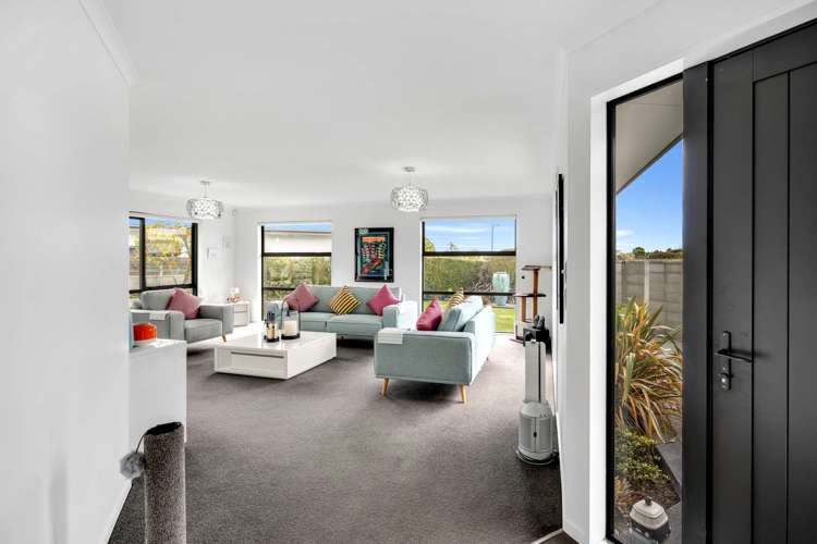 29 Araucana Way Burwood_6