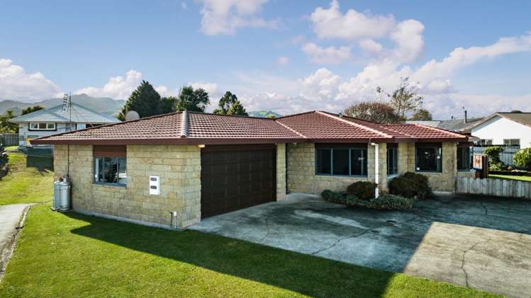 7 Thomas Place Waihi_24