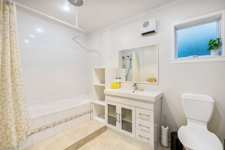 6 Christina Avenue Te Atatu South_24