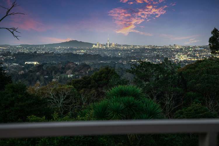 17 Atarua Gardens Waiatarua_1