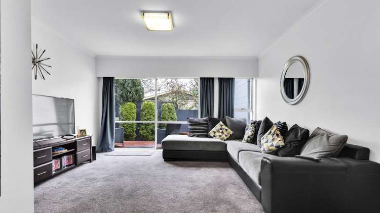 2/137 Olliviers Road Phillipstown_1