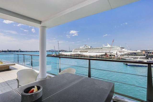 Urgent Sale Required! Luxury Waterfront Living