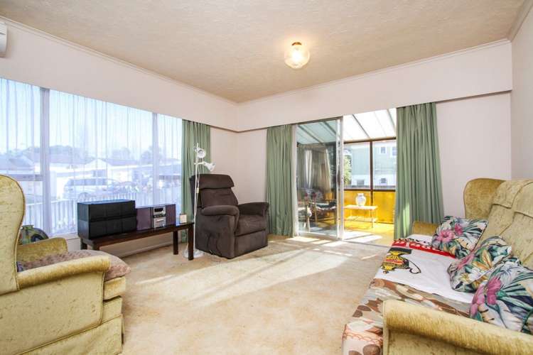 2/160a Titirangi Road New Lynn_5