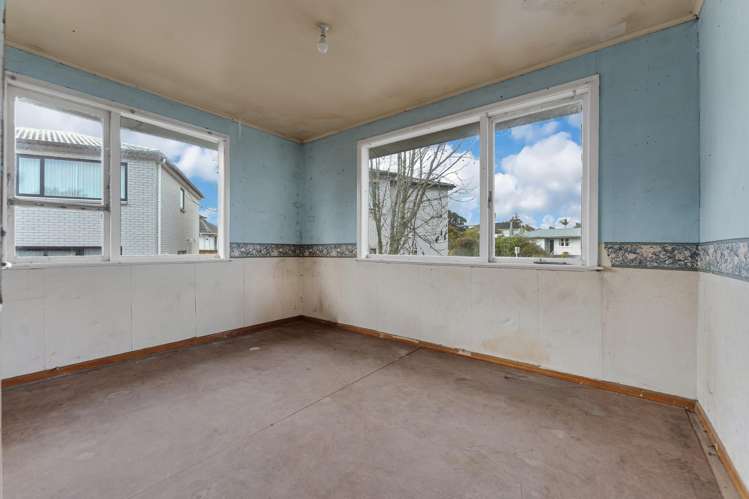 12 Ozich Avenue Te Atatu South_8