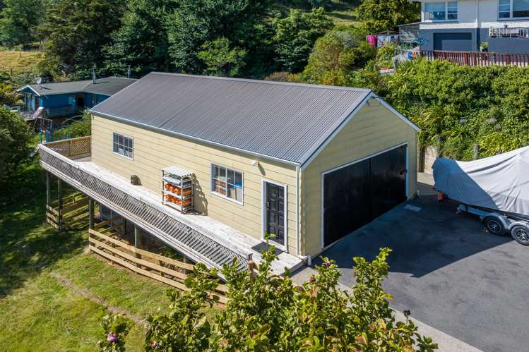 8 and 8a Angle Street Picton_21