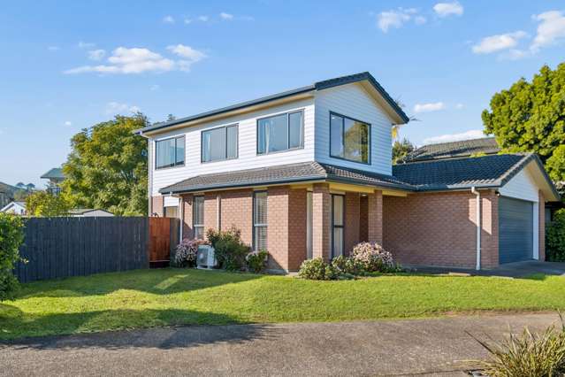 LAST CHANCE TO VIEW! Thoughtfully Renovated Family Living